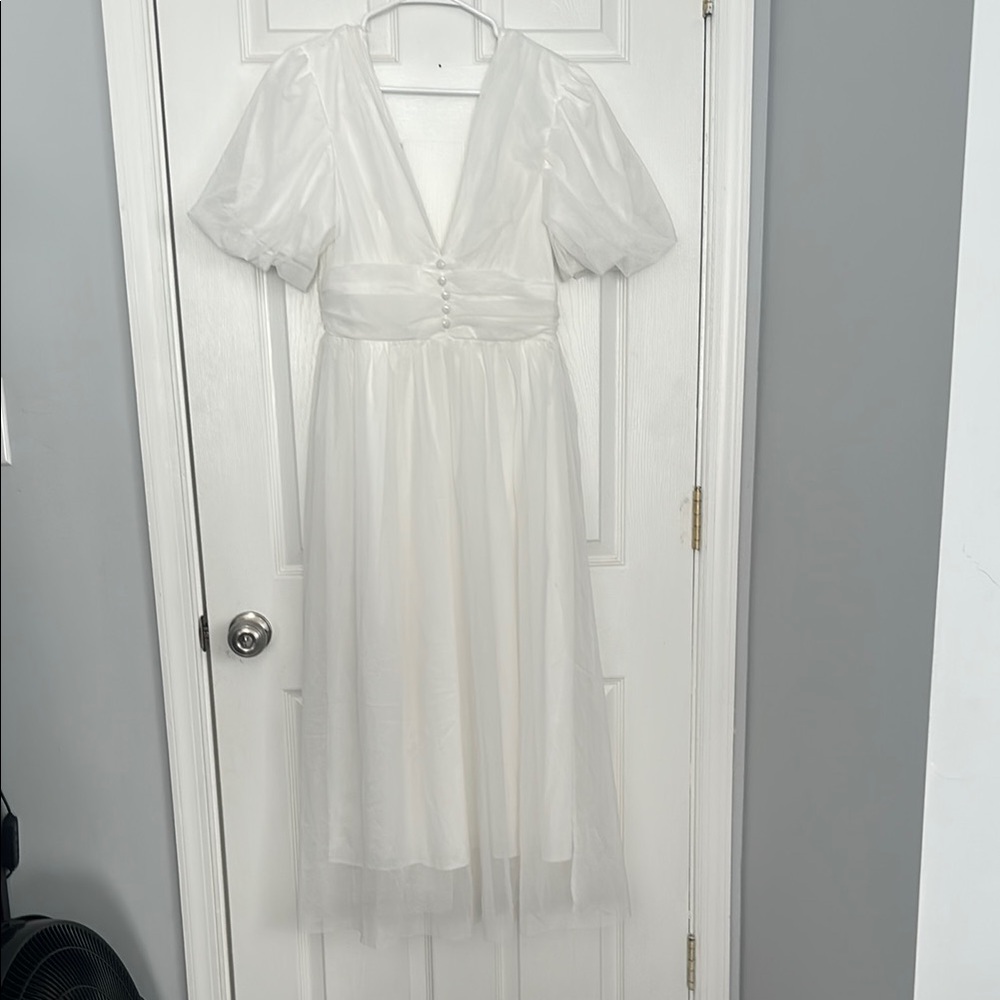 Elegant White Puff Sleeve Dress